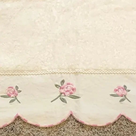 Orris & Orris 100% Cotton Bath Towel Embroidered Floral Cottagecore Grandmacore - Picture 7 of 8